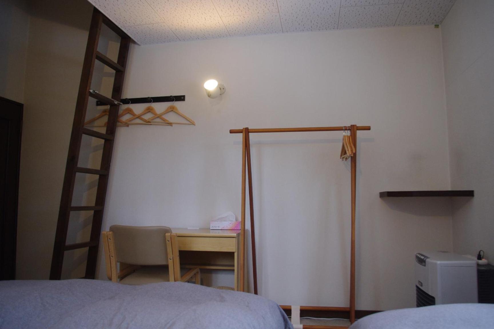 Bed and Breakfast Sunny Side Hut à Hakuba Extérieur photo